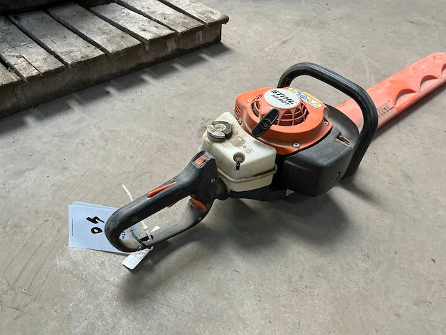 2017 stihl hs 82 t heggenschaar - afbeelding 3 van  8