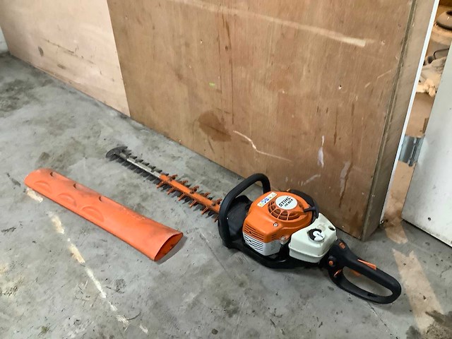 2017 stihl hs82r heggenschaar - afbeelding 1 van  1