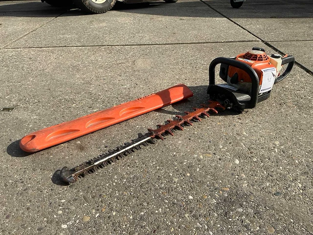 2017 stihl hs82t heggenschaar - afbeelding 1 van  7