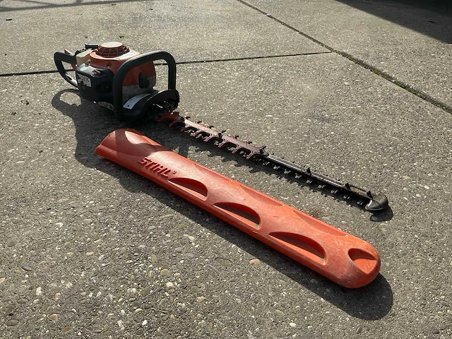 2017 stihl hs82t heggenschaar - afbeelding 2 van  7