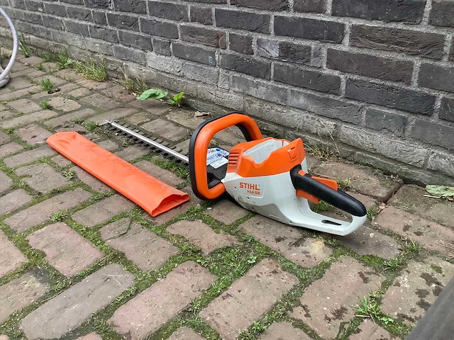 2017 stihl hsa56 heggenschaar - afbeelding 2 van  3