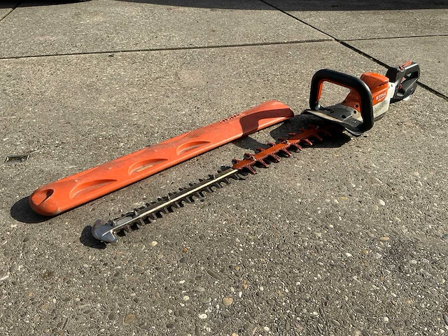 2017 stihl hsa94t heggenschaar - afbeelding 1 van  7