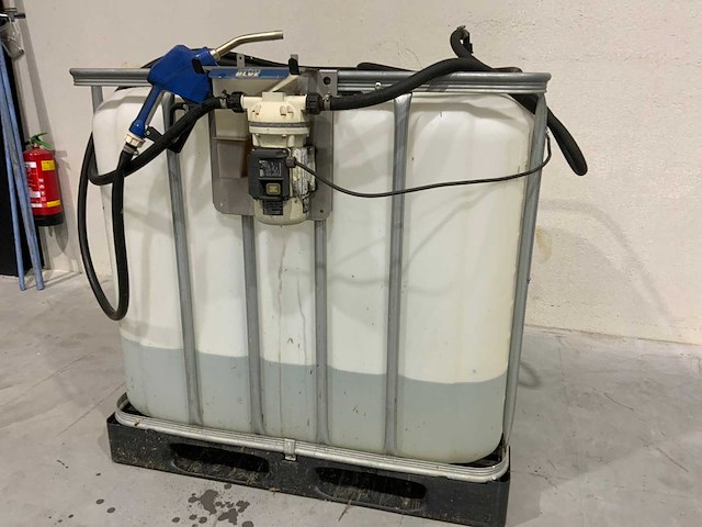 2017 suzzara blue ad blue ibc tank met piusi f00201b2b vloeistofmotor met vulpistool - afbeelding 2 van  6