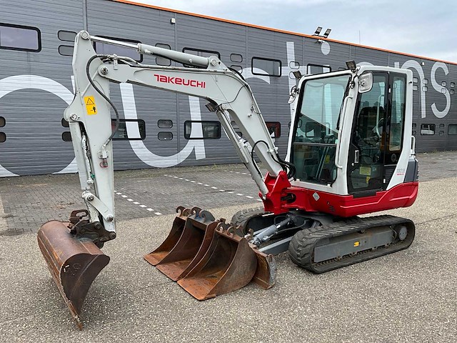 2017 takeuchi tb235 minigraafmachine - afbeelding 2 van  34