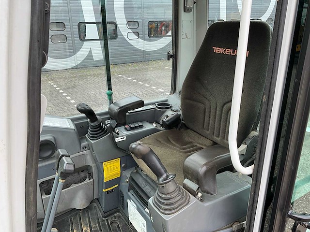 2017 takeuchi tb235 minigraafmachine - afbeelding 10 van  34