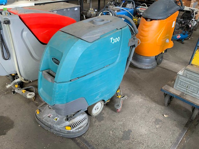 2017 tennant t 300 vloerreiniger - afbeelding 1 van  9