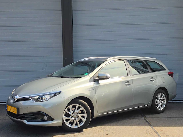 2017 toyota auris touring sports 1.8 hybr. aspiration personenauto - afbeelding 1 van  16