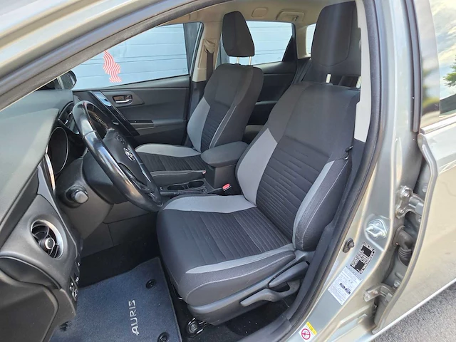 2017 toyota auris touring sports 1.8 hybr. aspiration personenauto - afbeelding 15 van  16