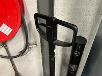 2017 toyota bt lifter lhm230 hand hydraulische palletwagen - afbeelding 4 van  6