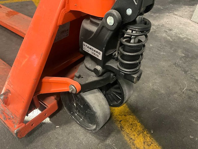 2017 toyota bt lifter lhm230 hand hydraulische palletwagen - afbeelding 5 van  6