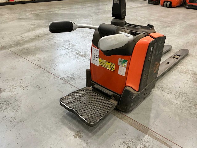 2017 toyota lpe200 meerijpallettruck - afbeelding 2 van  13