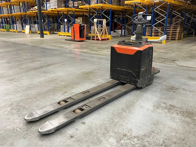 2017 toyota lpe200 meerijpallettruck - afbeelding 1 van  13