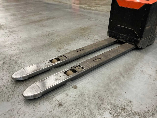 2017 toyota lpe200 meerijpallettruck - afbeelding 11 van  13