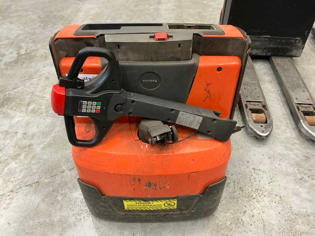 2017 toyota lwe160 elektrische palletwagen - afbeelding 3 van  6