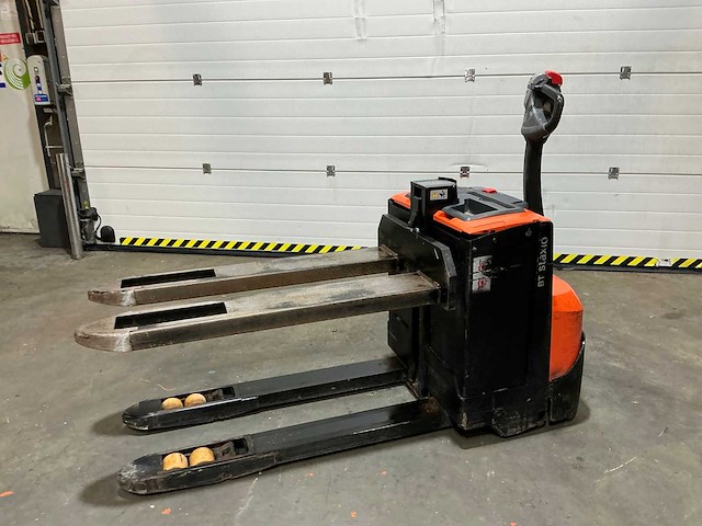 2017 toyota swe080l elektrische palletwagen - afbeelding 1 van  10