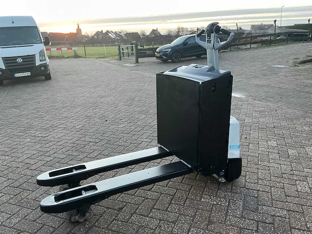 2017 unicarrier mdw180 elektrische palletwagen - afbeelding 1 van  7