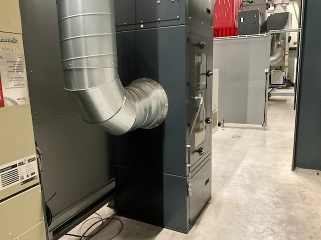 2017 valk welding panasonic h3100 lasrobot installatie - afbeelding 5 van  25