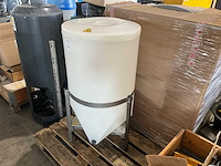 2017 vdl agrotech verticale kunststof opslagtank - afbeelding 1 van  7