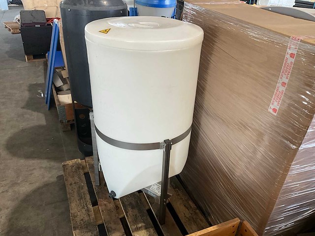 2017 vdl agrotech verticale kunststof opslagtank - afbeelding 2 van  7