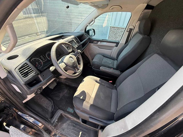 2017 volkswagen transporter 2.0 tdi l1h1 highl. bedrijfswagen - afbeelding 2 van  34