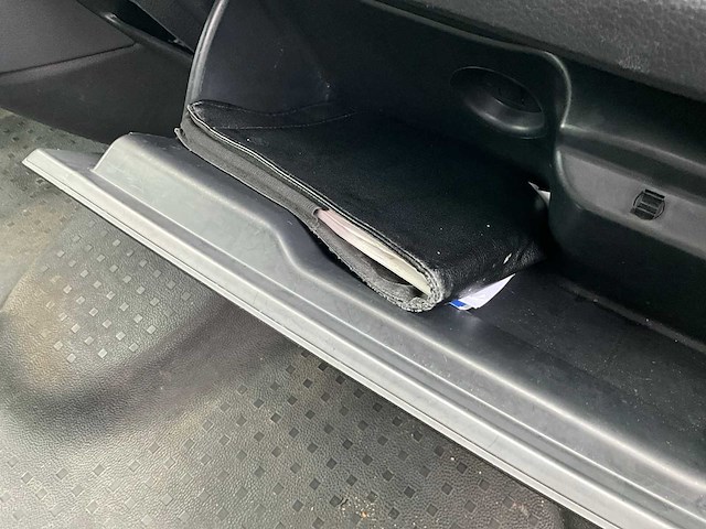 2017 volkswagen transporter kombi caravelle tdi bedrijfswagen - afbeelding 15 van  35