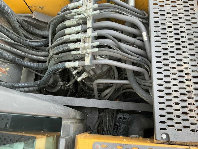 2017 volvo excavator ew 180e banden graafmachine - afbeelding 15 van  39