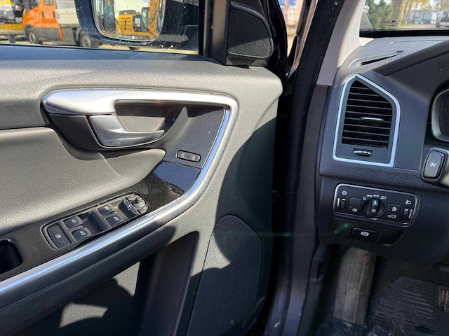 2017 volvo xc60 personenauto - afbeelding 4 van  4