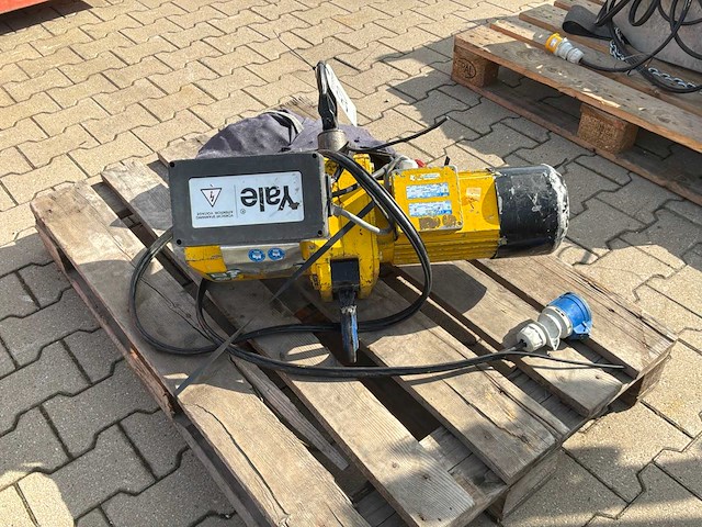 2017 yale cpef 20-8 elektrische kettingtakel - afbeelding 2 van  7