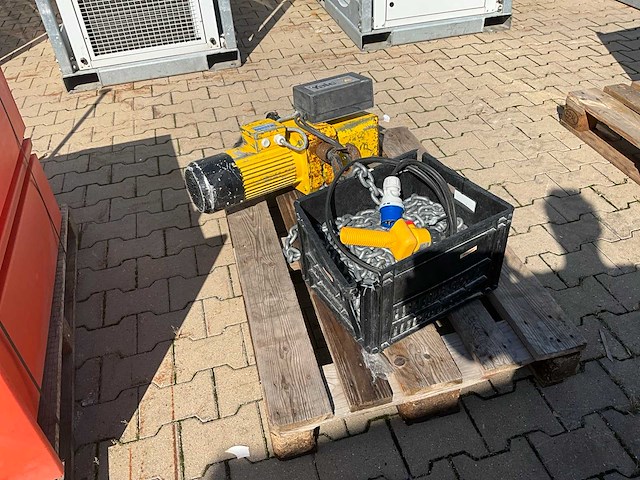 2017 yale cpef30.5 elektrische kettingtakel - afbeelding 6 van  10