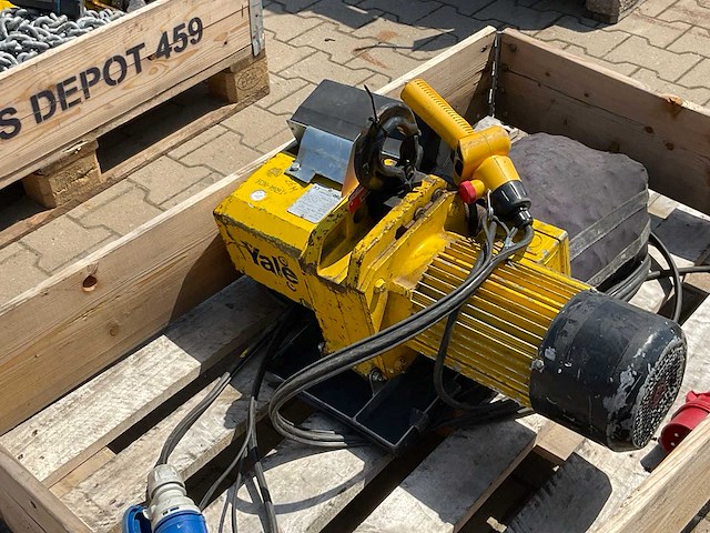 2017 yale cpef30.5 elektrische kettingtakel - afbeelding 3 van  9
