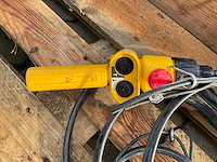 2017 yale cpvf 10.8 elektrische kettingtakel - afbeelding 2 van  9