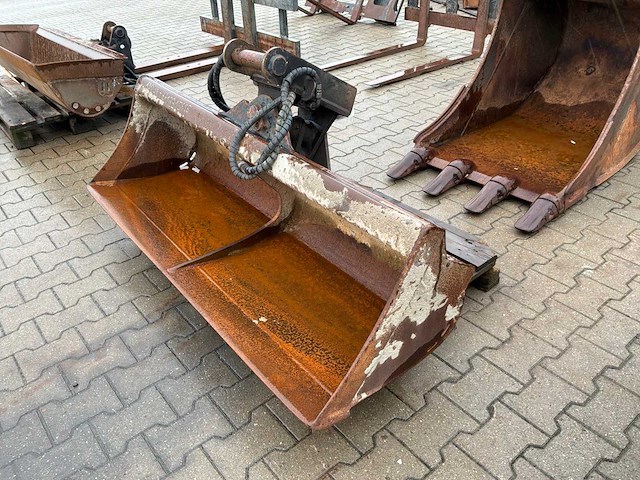 2017 yanmar graafbak - afbeelding 1 van  7