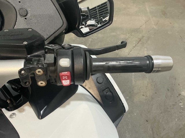 2018 - bmw - tour - r 1200 rt - motorcycle - afbeelding 11 van  17