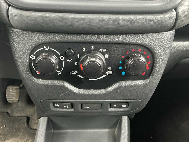 2018 - dacia - dokker - 1.5 dci 90 solid - bedrijfswagen - afbeelding 2 van  12