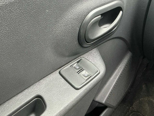 2018 - dacia - dokker - 1.5 dci 90 solid - bedrijfswagen - afbeelding 4 van  12