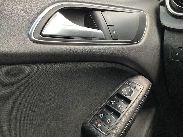 2018 - mercedes-benz - b-klasse - 220 d ambition - personenauto - afbeelding 14 van  15