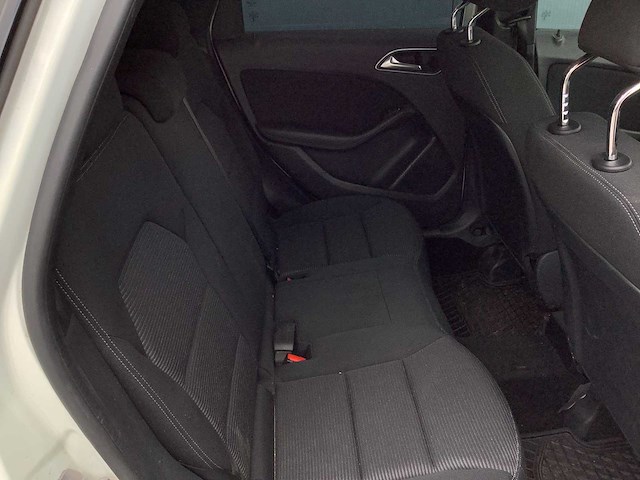 2018 - mercedes-benz - b-klasse - 220 d ambition - personenauto - afbeelding 7 van  15