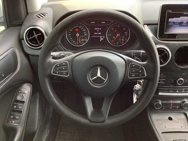 2018 - mercedes-benz - b-klasse - 220 d ambition - personenauto - afbeelding 8 van  15