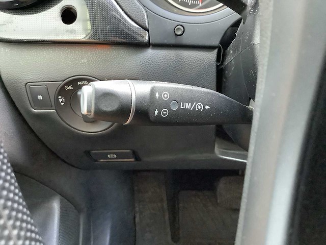 2018 - mercedes-benz - b-klasse - 220 d ambition - personenauto - afbeelding 12 van  14