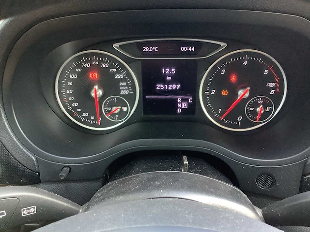 2018 - mercedes-benz - b-klasse - 220 d ambition - personenauto - afbeelding 14 van  14