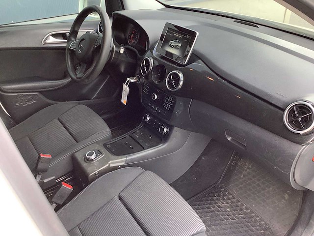 2018 - mercedes-benz - b-klasse - 220 d ambition - personenauto - afbeelding 5 van  14