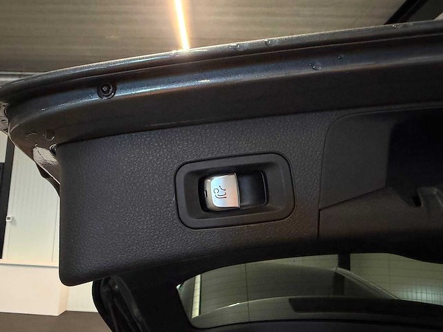 2018 - mercedes-benz - c-klasse estate - 180 sport ed. pr. + -sh-568-d iaw - afbeelding 18 van  32