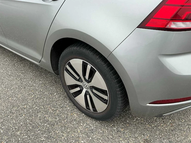 2018 - volkswagen - e-golf - ev - car - afbeelding 1 van  22