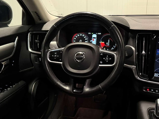 2018 - volvo - v90 - 2.0 t8 awd momentum n-089-tz iaw - afbeelding 7 van  25