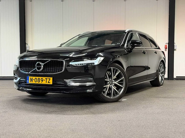 2018 - volvo - v90 - 2.0 t8 awd momentum n-089-tz iaw - afbeelding 1 van  25