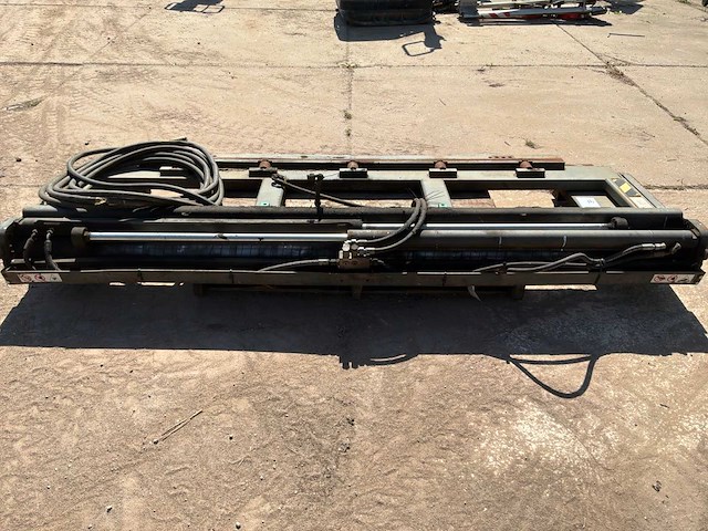 2018 ab attachements pfh92-4-80-2400 sideshift bord - afbeelding 1 van  4