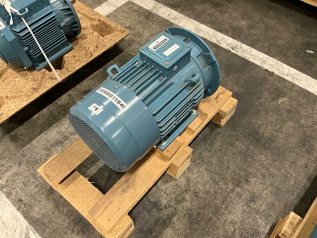 2018 abb m2bax 132sme 4 elektromotor - afbeelding 3 van  4
