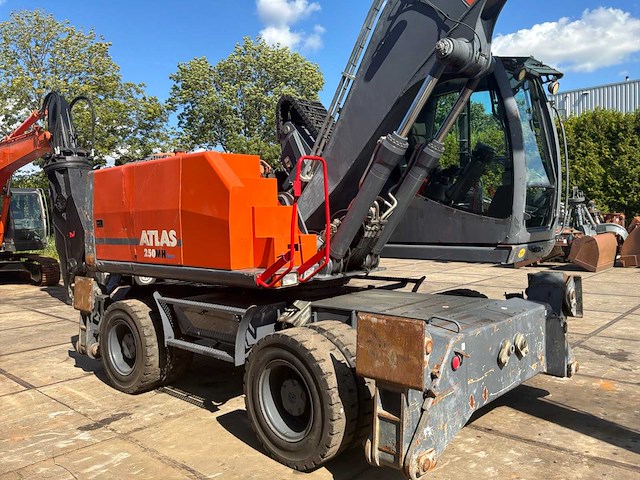 2018 atlas 250 mh banden graafmachine - afbeelding 13 van  16