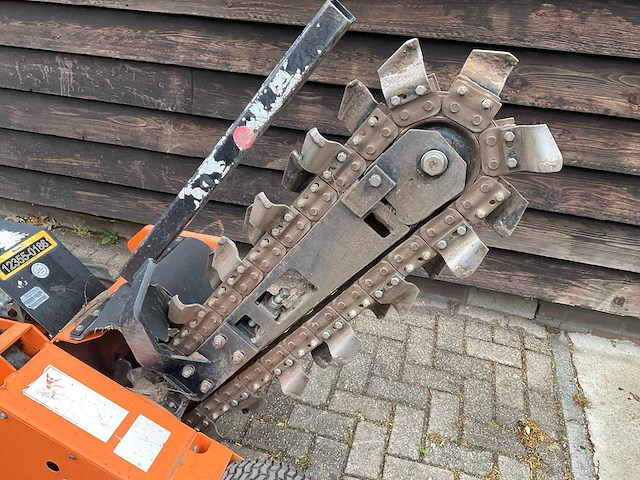 2018 barretto 1324 sleuvengraafmachine - afbeelding 9 van  12