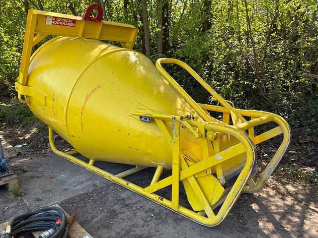 2018 beco kub3000lr betonkubel - afbeelding 1 van  6